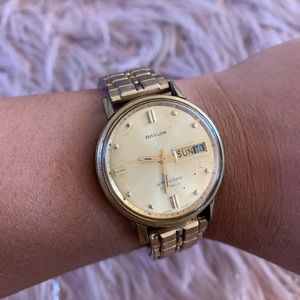 VINTAGE GOLD TONE  BAYLOR MENS WATCH